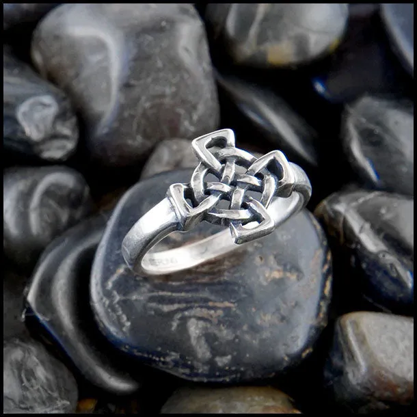 Abban Cross Ring