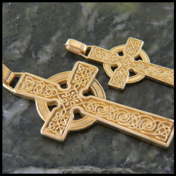 Celtic Adomnan Cross Pendant in 14K Gold